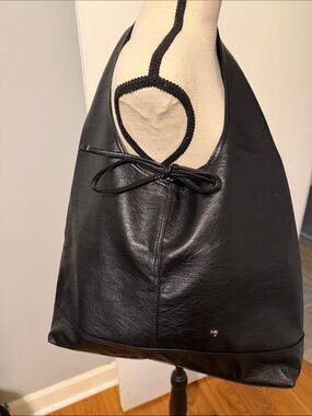 Black PU Leather Hobo Bag Classic Everyday Shoulder Bag with Silver Heart Detail